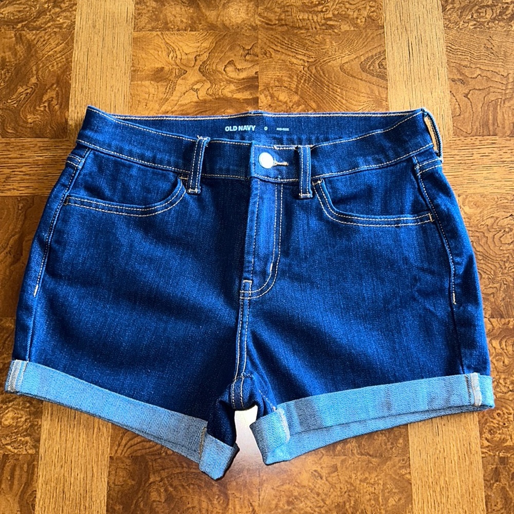 Old Navy mid rise jean shorts dark wash size 0